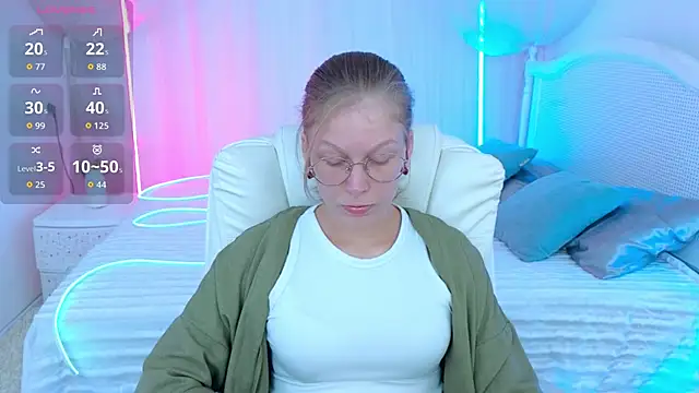 Lilly Belly online show from 09.11.25