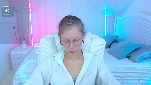 Lilly Belly online show from 09.14.25