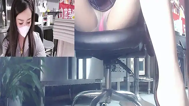 Snapshot of Eileen-L chatting on 09.26.25 Eileen-L online show from 09.26.25