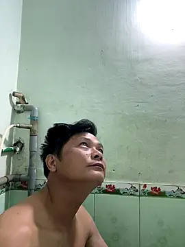 Snapshot of hotboy2x chatting on 09.17.25 hotboy2x online show from 09.17.25