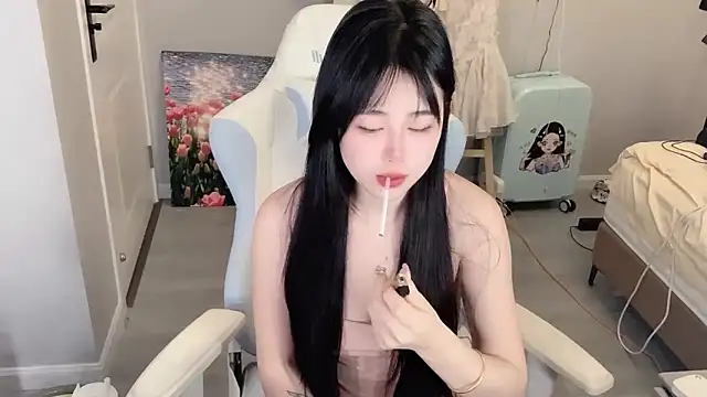 Snapshot of Sheepoooooooo chatting on 09.18.25 Sheepoooooooo online show from 09.18.25