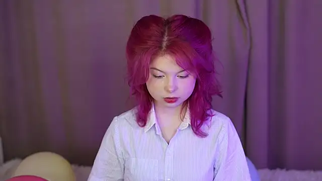 Stella Vanila online show from 10.24.25