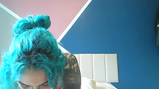 peetitefairy online show from 10.18.25