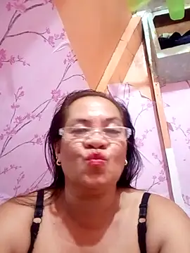 Snapshot of vickyhot1966 chatting on 09.10.25 vickyhot1966 online show from 09.10.25
