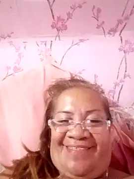 Snapshot of vickyhot1966 chatting on 04.01.26 vickyhot1966 online show from 04.01.26