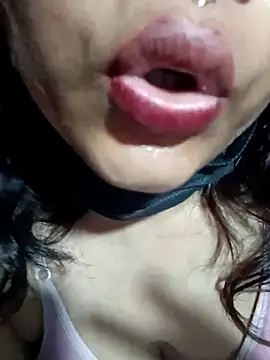 Snapshot of Hott_Muskan chatting on 04.28.26 Hott Muskan online show from 04.28.26