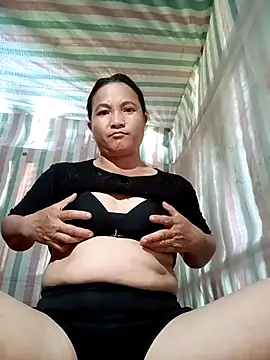 Love-Mama33 online show from 10.18.25