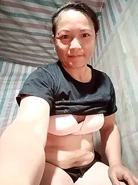 Love-Mama33 online show from 10.20.25