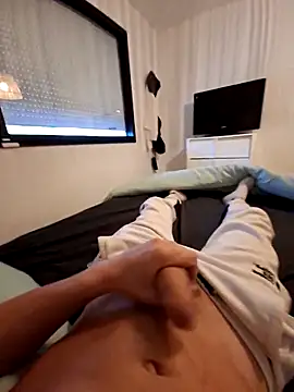 Yoaannn online show from 10.28.25