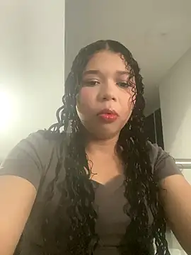 STEFANY MOLL online show from 10.20.25