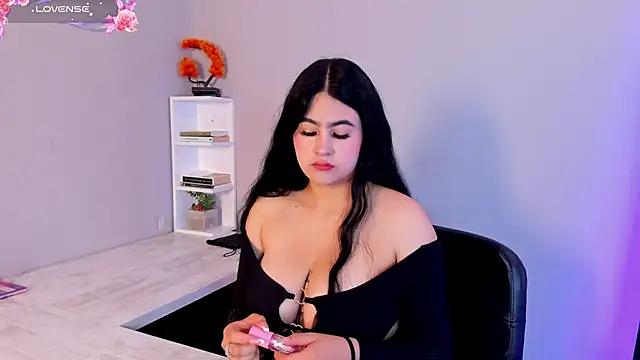 Snapshot of Emma__clark_ chatting on 09.29.25 Emma  clark  online show from 09.29.25