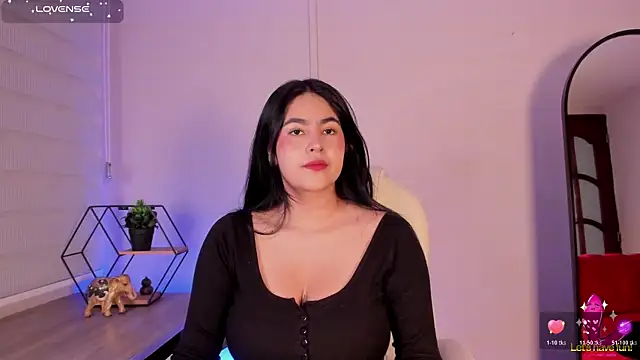 Snapshot of Emma__clark_ chatting on 10.20.25 Emma  clark  online show from 10.20.25