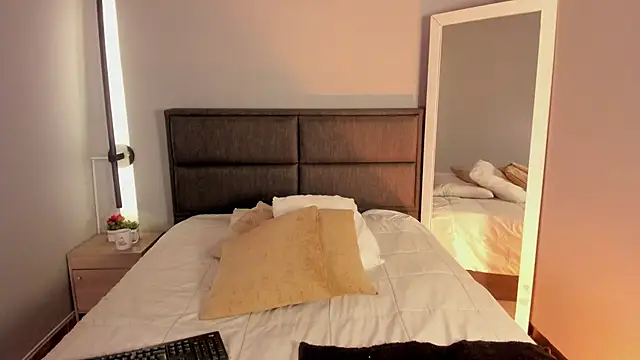 Emma  clark  online show from 03.31.26