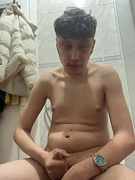 Snapshot of efeees35 chatting on 02.24.26 efeees35 online show from 02.24.26