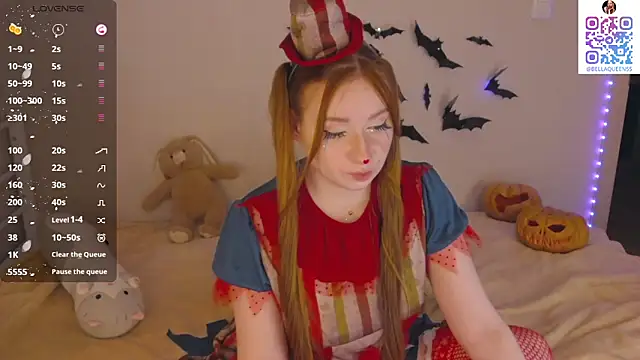 BellaQueenss online show from 10.31.25