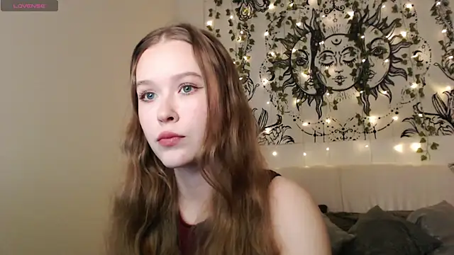 Snapshot of MandyMils chatting on 10.23.25 MandyMils online show from 10.23.25