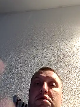 Snapshot of Brutalle88 chatting on 10.18.25 Brutalle88 online show from 10.18.25