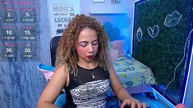 Snapshot of thalia_mills19 chatting on 09.09.25 thalia mills19 online show from 09.09.25