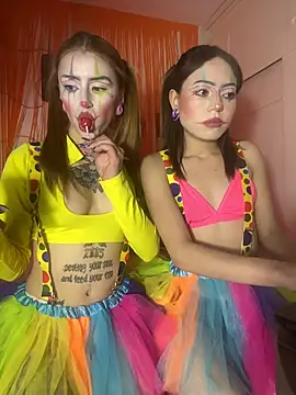 Snapshot of PrettyAmber chatting on 10.29.25 PrettyAmber online show from 10.29.25