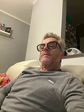 Axl hot online show from 02.23.26