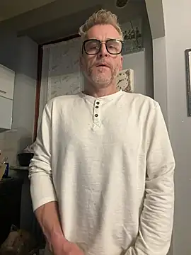 Axl hot online show from 03.22.26