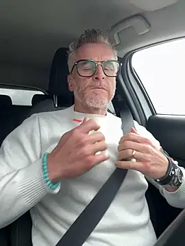 Axl hot online show from 04.01.26