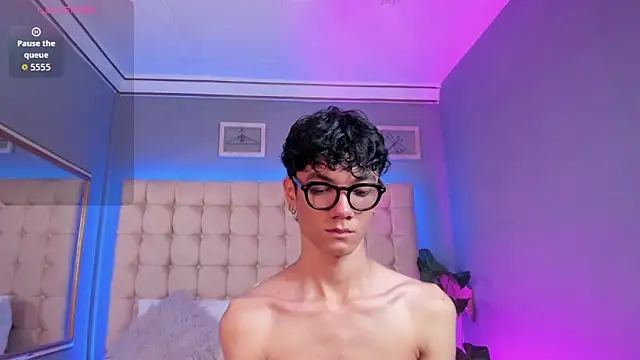 Phillicious   online show from 09.19.25