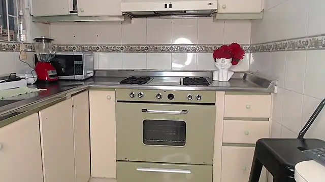 salma falcon online show from 10.11.25