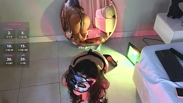 salma falcon online show from 10.23.25