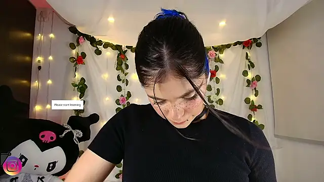 Snapshot of cutee_andrea chatting on 01.17.26 cutee andrea online show from 01.17.26