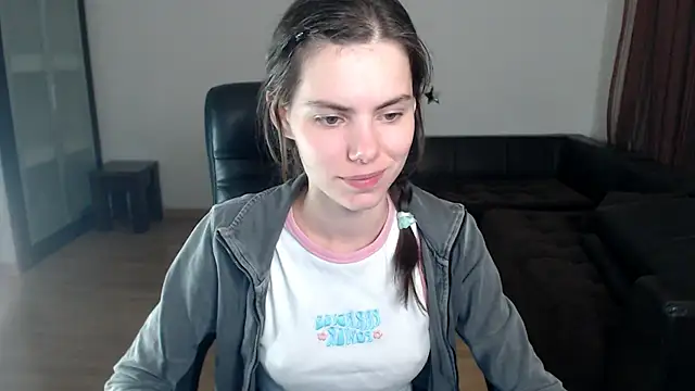 AmelieReve online show from 09.17.25