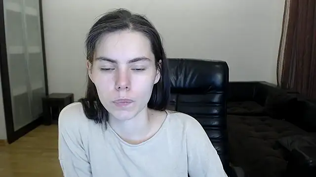 AmelieReve online show from 10.20.25