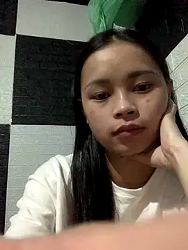 Em-Tho07 online show from 09.13.25