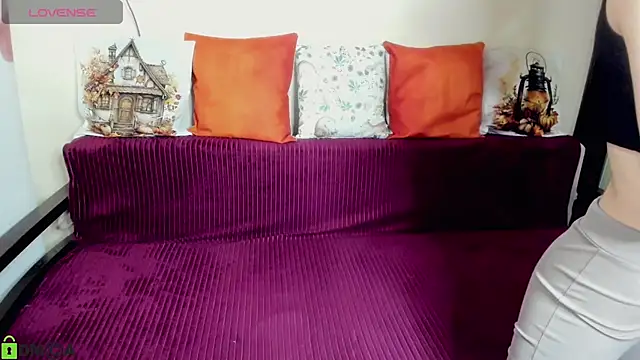 SelinLi online show from 11.24.25