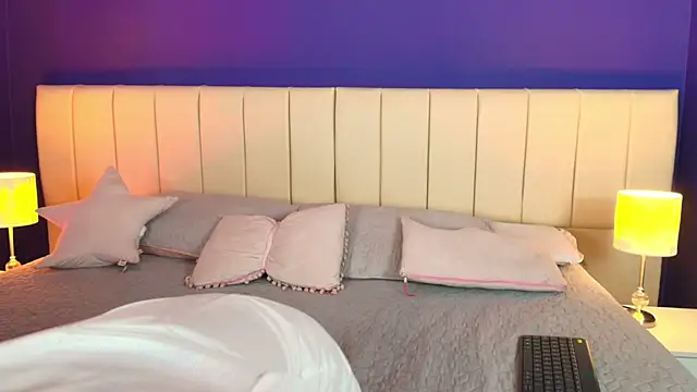 Snapshot of Shizuko_ chatting on 10.04.25 Shizuko  online show from 10.04.25