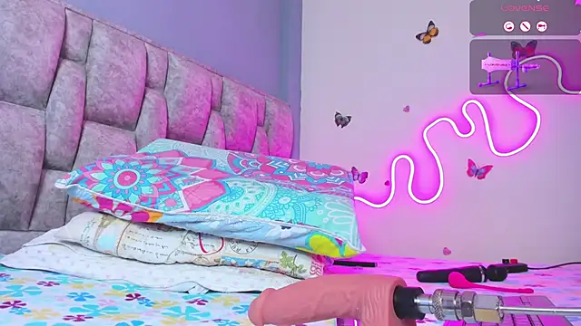 Alhara Luna online show from 12.15.25