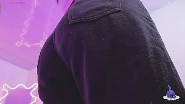 ZURY TAY online show from 12.05.25