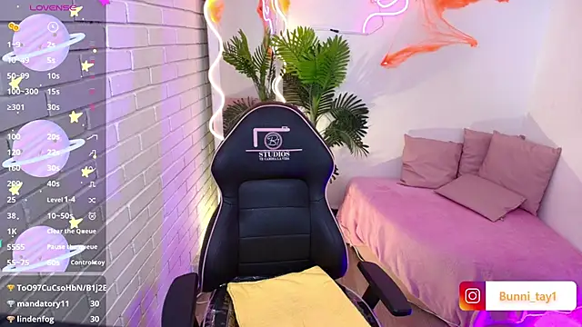 Bunni tay online show from 10.27.25