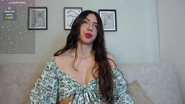 Valkiria lips online show from 09.12.25