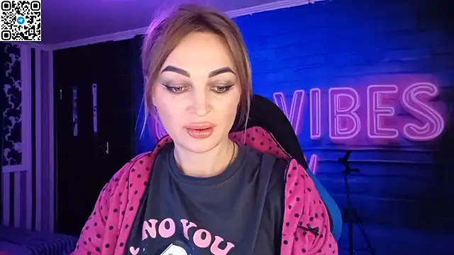 Blonde Temptation online show from 10.29.25