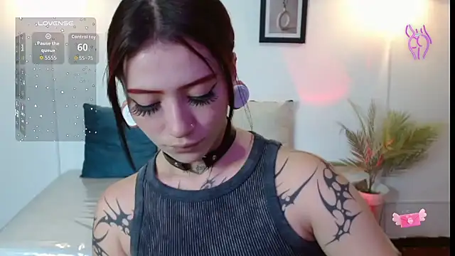 Snapshot of Evanss_lx chatting on 11.24.25 Evanss lx online show from 11.24.25