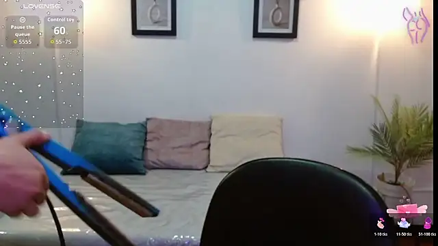 Snapshot of Evanss_lx chatting on 11.26.25 Evanss lx online show from 11.26.25