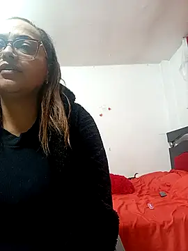 Lady 16 online show from 10.16.25