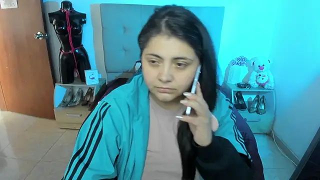 TifanyAmazinng online show from 12.15.25