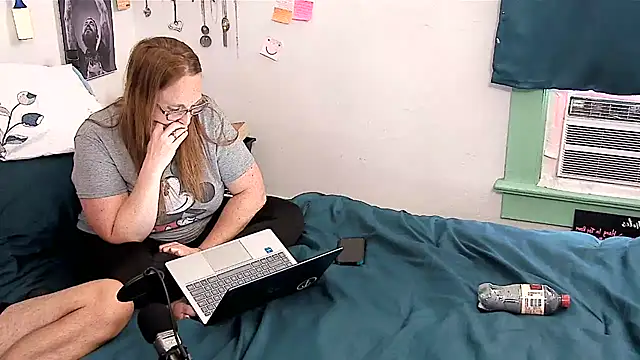 Snapshot of HisSweet269 chatting on 10.01.25 HisSweet269 online show from 10.01.25