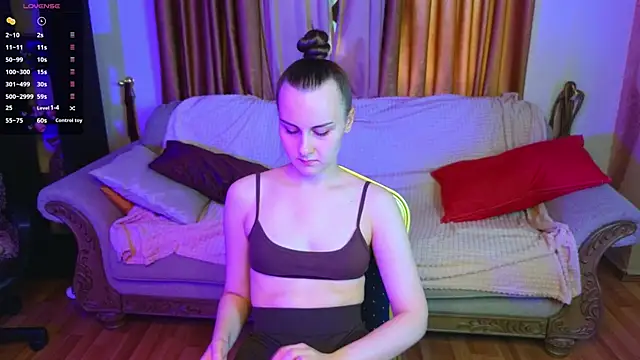 Kelly Cartier online show from 10.03.25