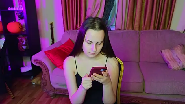 Kelly Cartier online show from 11.05.25