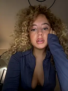 Snapshot of Aurorajadex chatting on 09.22.25 Aurorajadex online show from 09.22.25