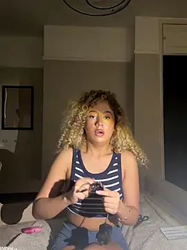 Snapshot of Aurorajadex chatting on 09.24.25 Aurorajadex online show from 09.24.25