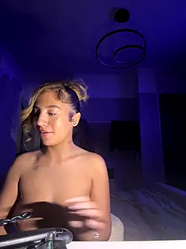 Snapshot of Aurorajadex chatting on 09.28.25 Aurorajadex online show from 09.28.25